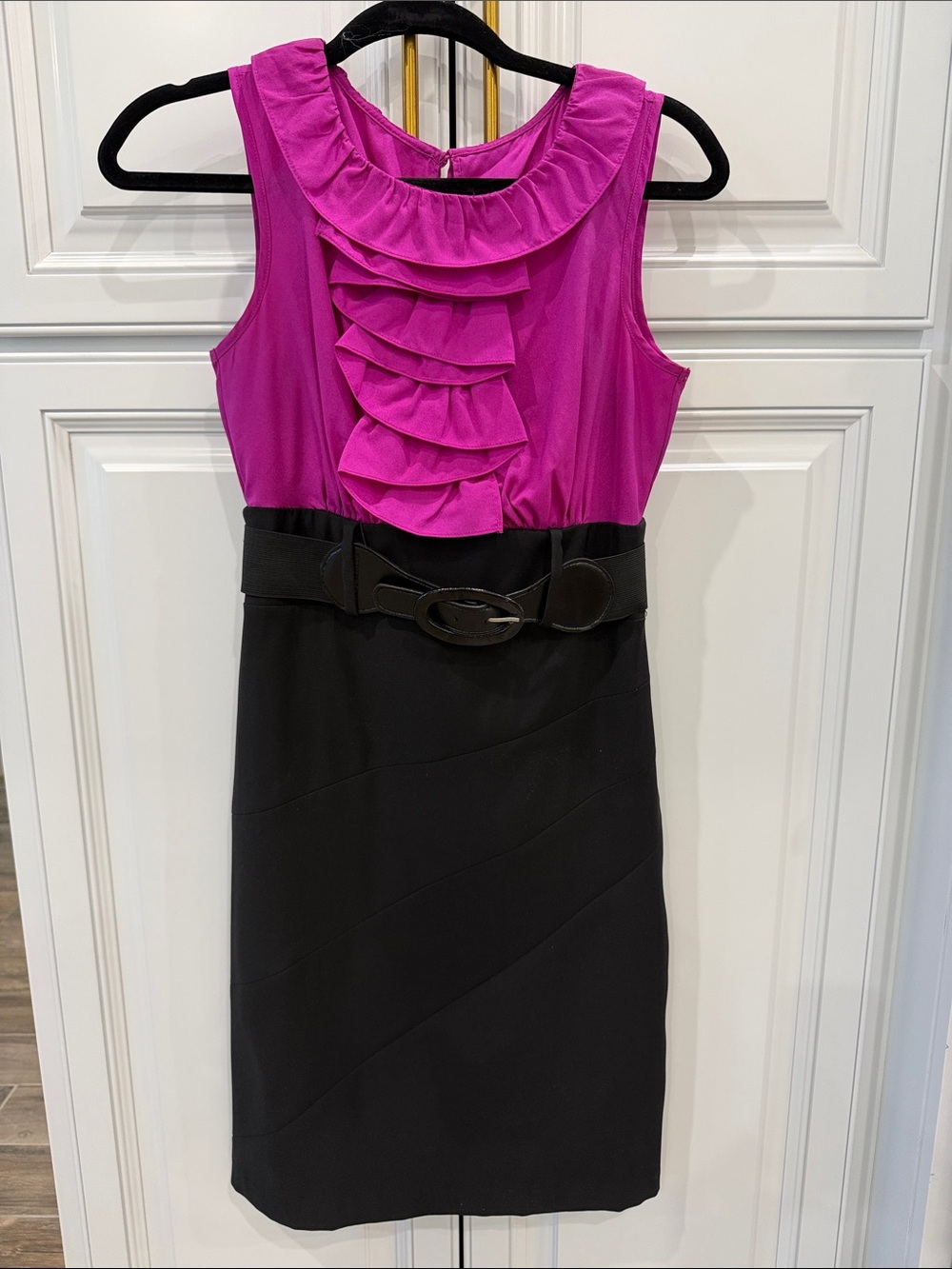 AB Studio Fuchsia and Black Ruffle-Front Sleeveless Sheath Dress
